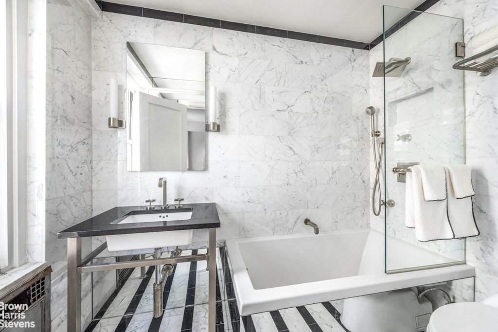 434 East 52nd Street, Unit 8G photo 8