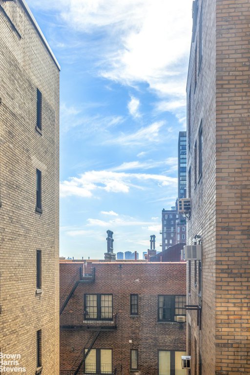 434 East 52nd Street, Unit 8G photo 11