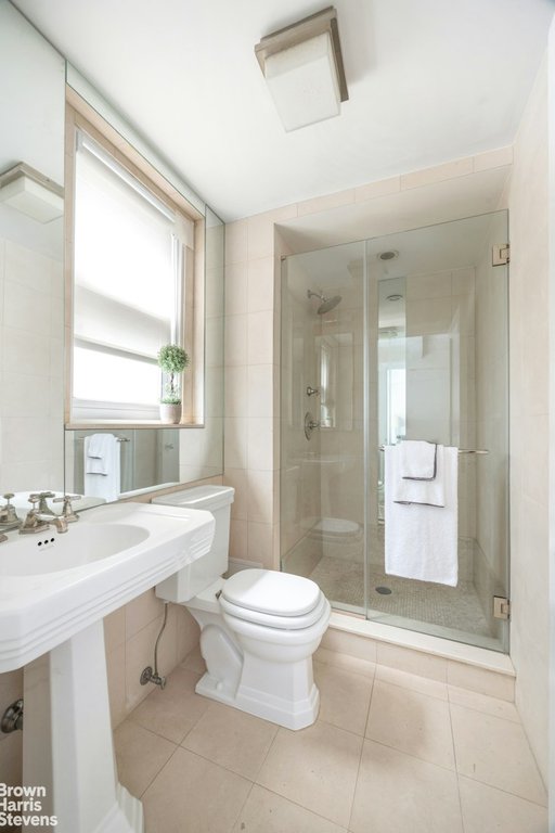 434 East 52nd Street, Unit 8G photo 13