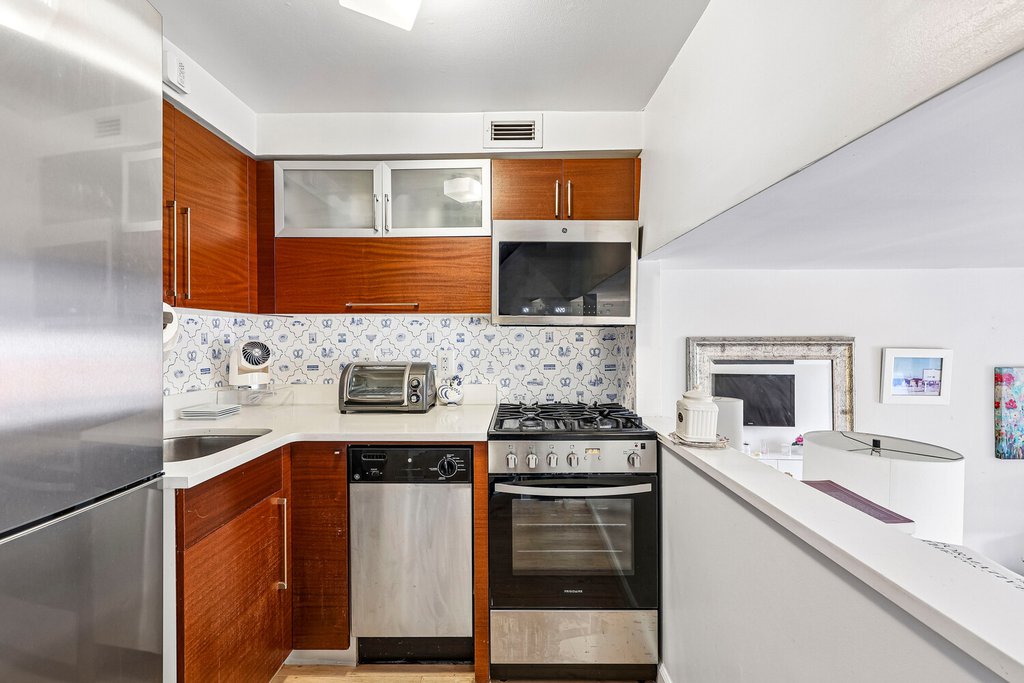 184 Thompson Street, Unit 6S photo 7
