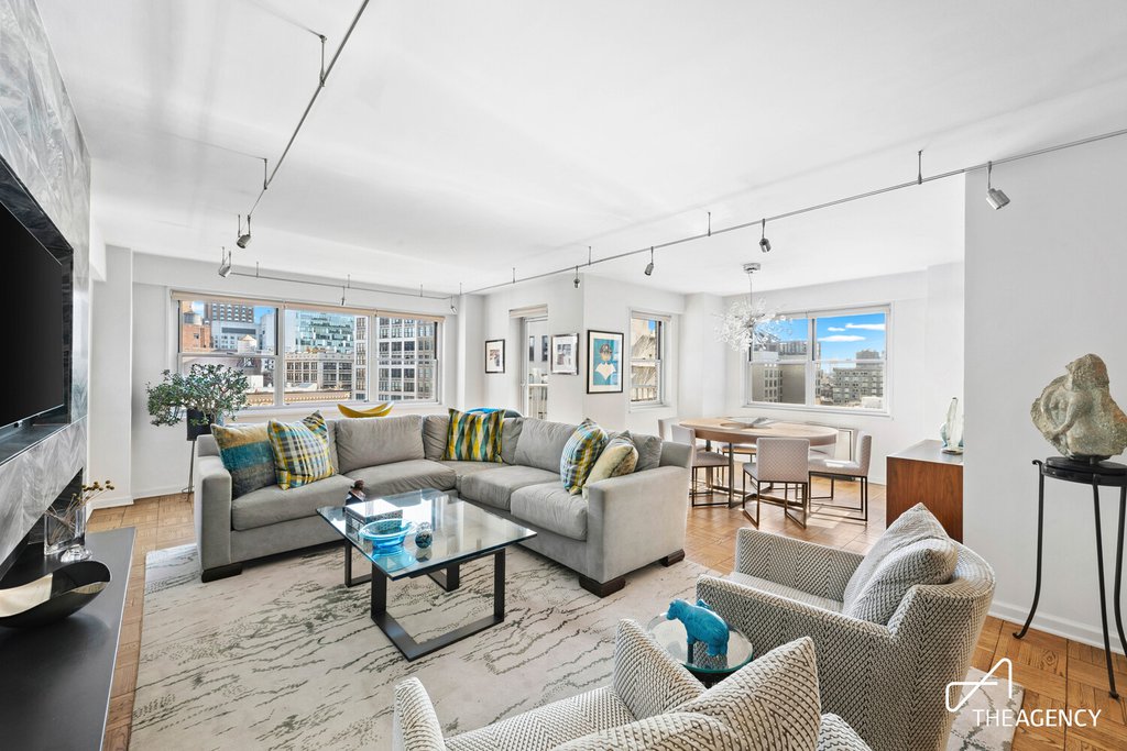 70 East 10th Street, Unit 12S photo 2