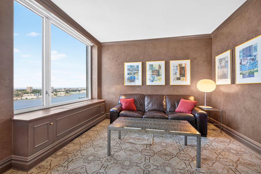 220 Riverside Boulevard, Unit 39C photo 4