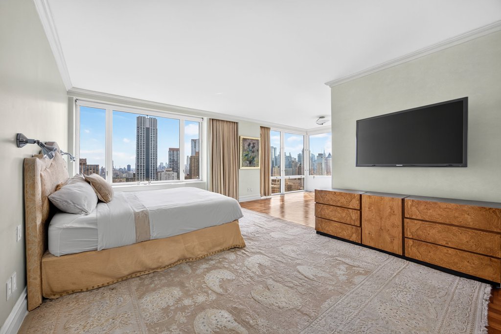 220 Riverside Boulevard, Unit 39C photo 9