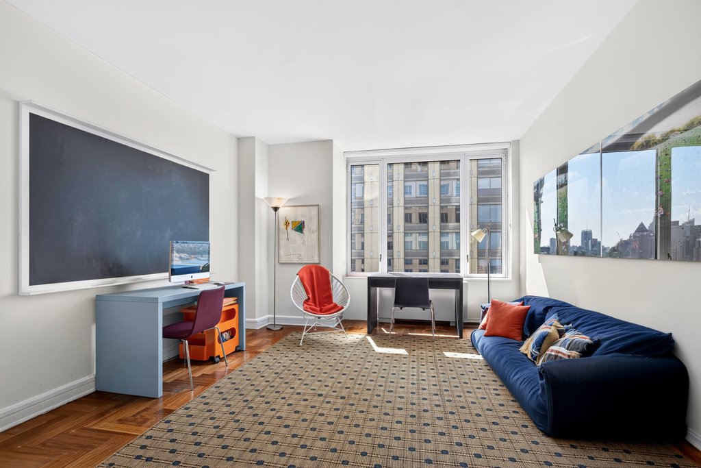 220 Riverside Boulevard, Unit 39C photo 21