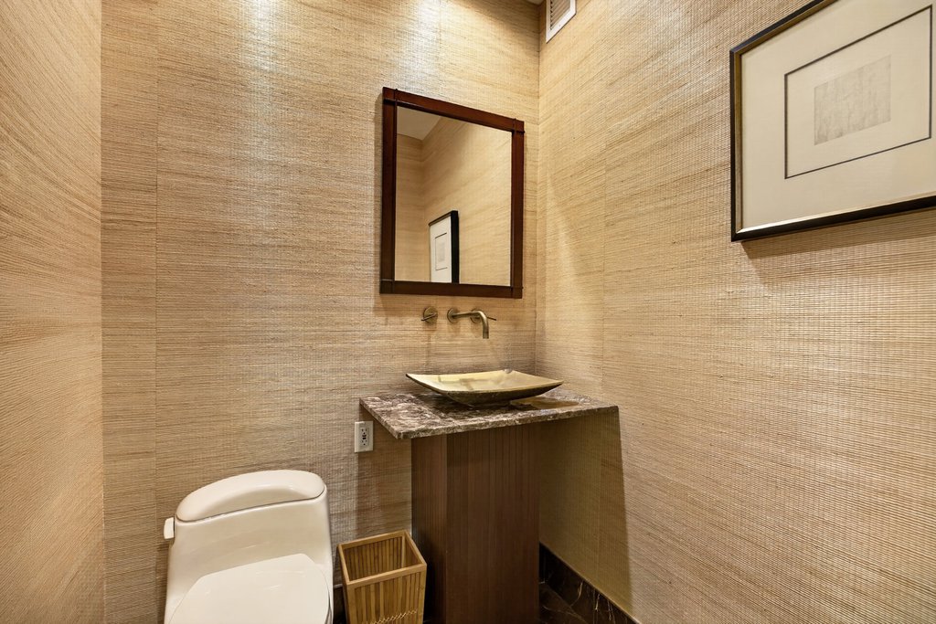 220 Riverside Boulevard, Unit 39C photo 23
