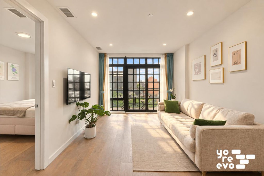 37-28 30th Street, Unit 5D photo 2
