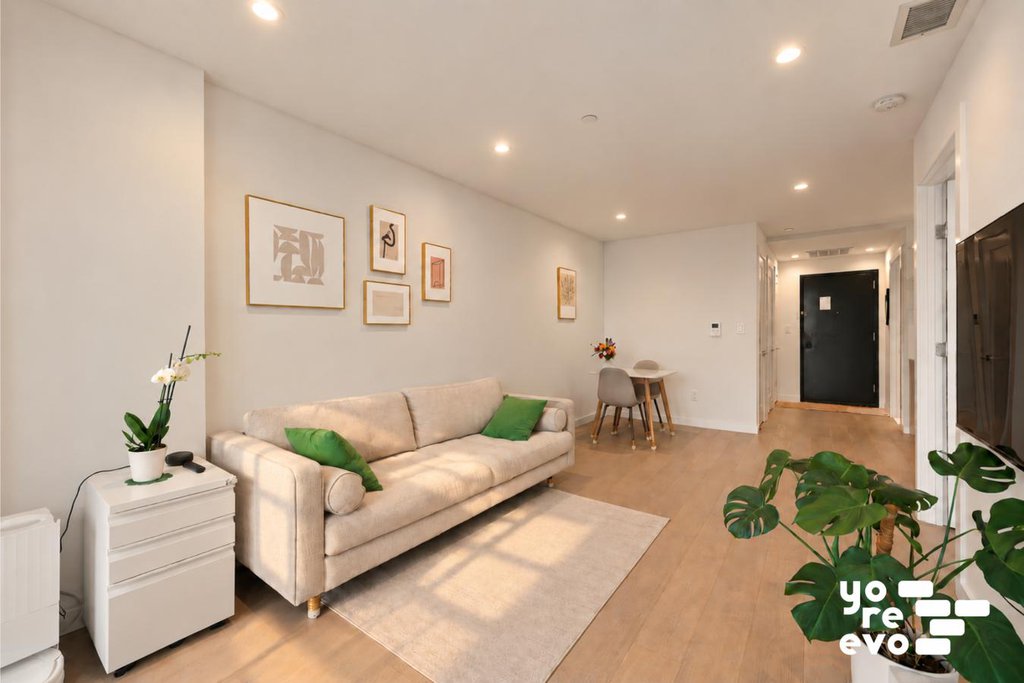 37-28 30th Street, Unit 5D photo 3