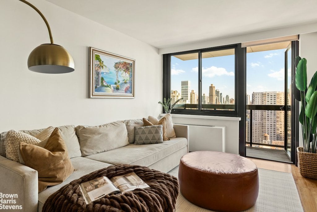 515 East 72nd Street, Unit 28A