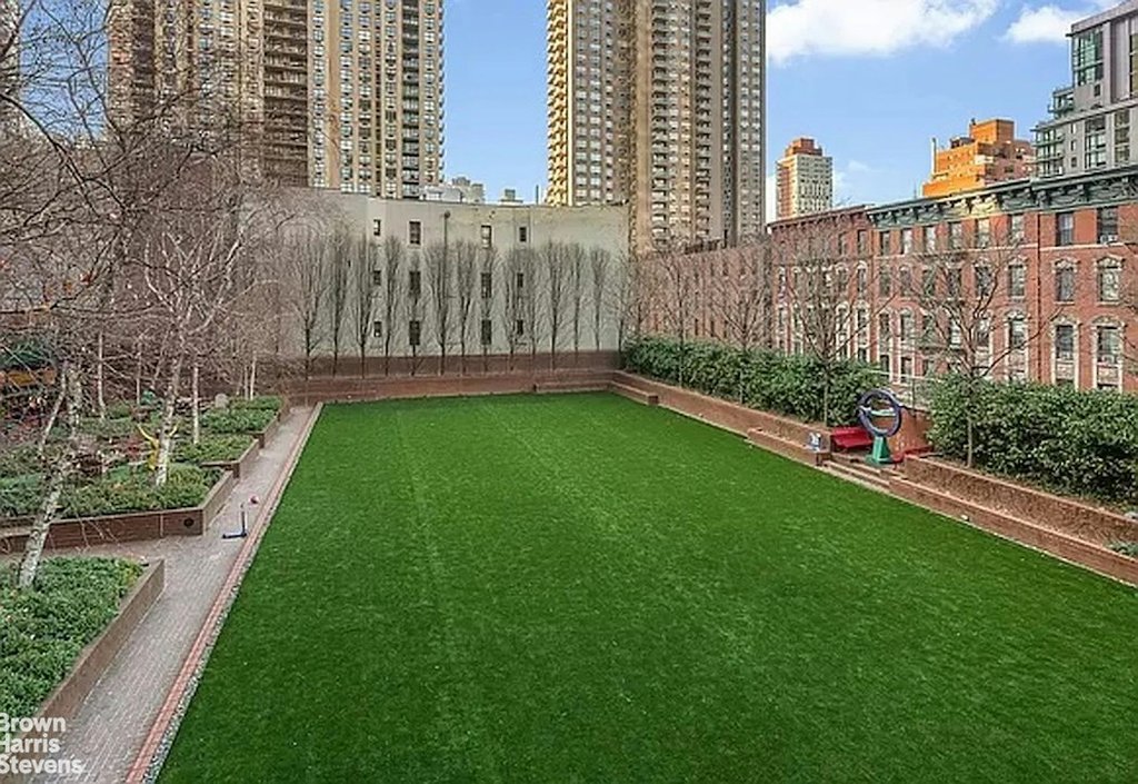 515 East 72nd Street, Unit 28A photo 15