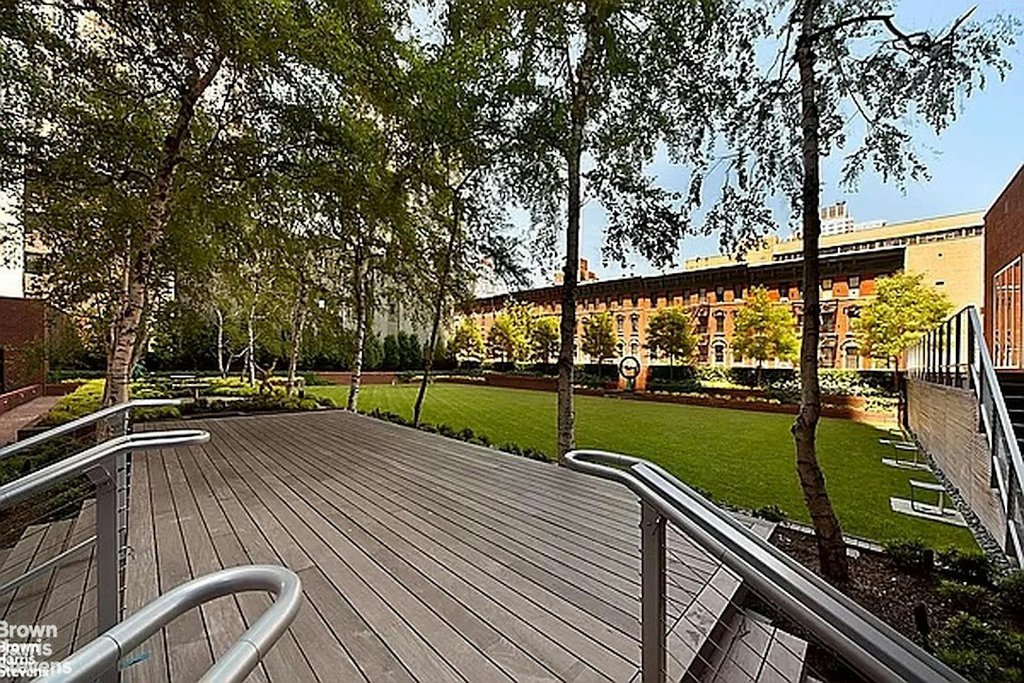 515 East 72nd Street, Unit 28A photo 16