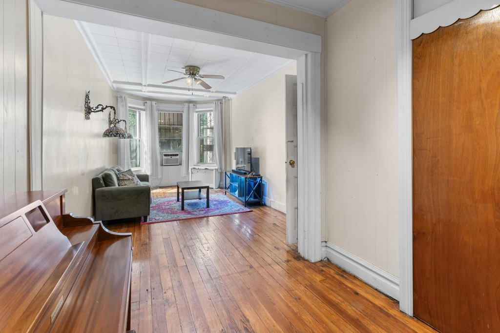 902 New York Avenue – For Sale photo 4
