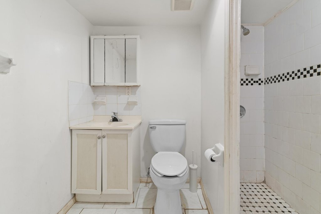 902 New York Avenue – For Sale photo 22