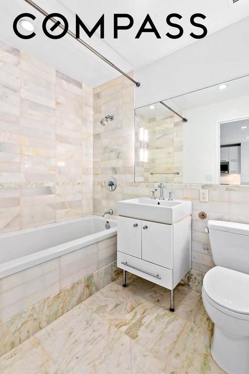 635 West 42nd Street, Unit 6M photo 5