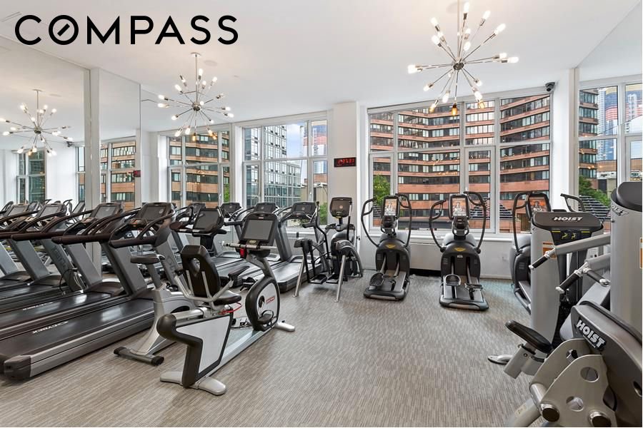 635 West 42nd Street, Unit 6M photo 11