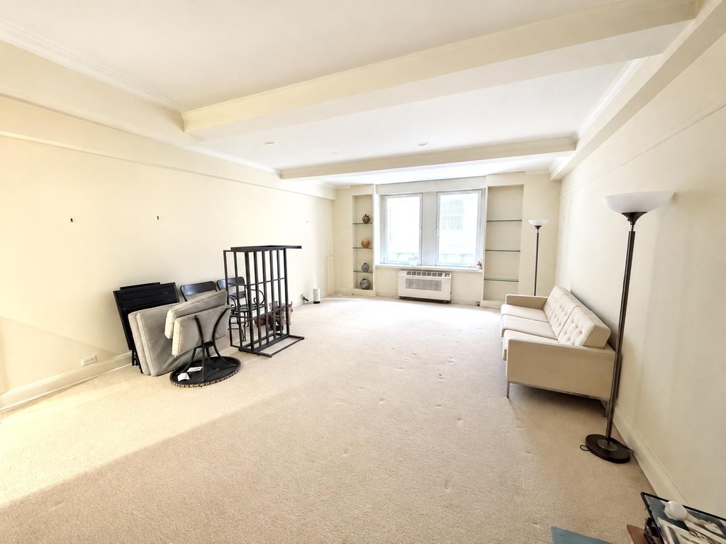 111 East 56th Street, Unit 300 photo 2