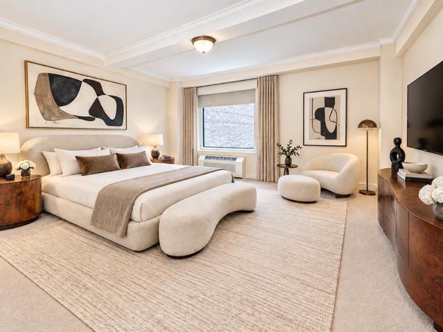 111 East 56th Street, Unit 300 photo 6