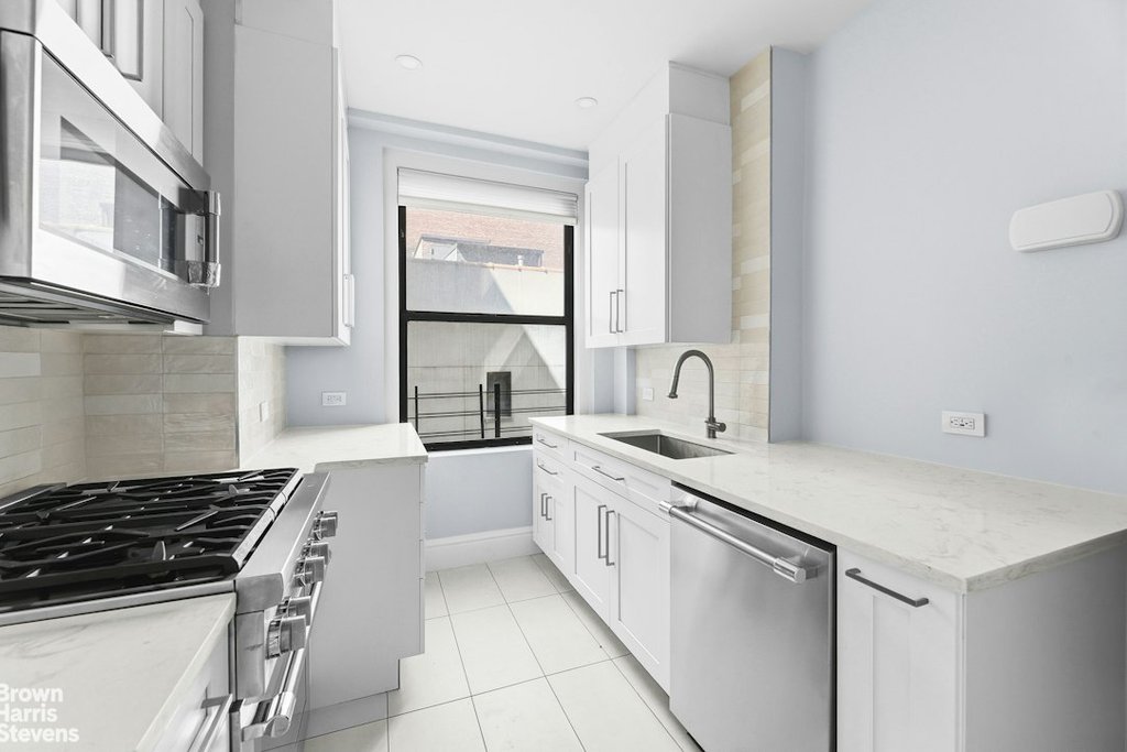 114 East 84th Street, Unit 6B photo 5