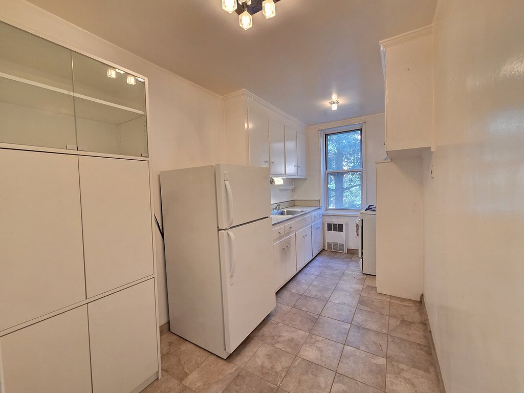 1425 Thieriot Avenue, Unit 2N photo 10