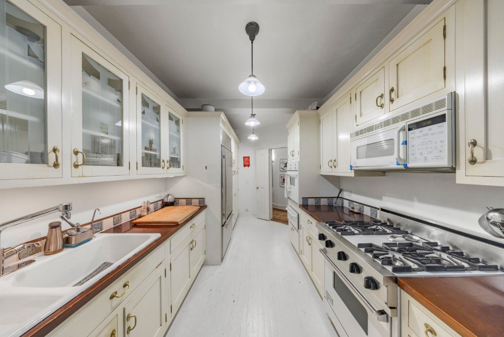 15 West 67th Street, Unit 1ME photo 17