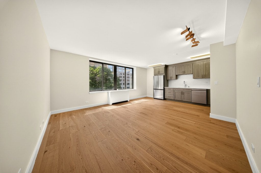 161 West 61st Street, Unit 4H