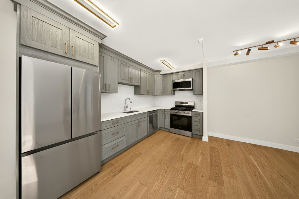 161 West 61st Street, Unit 4H photo 4