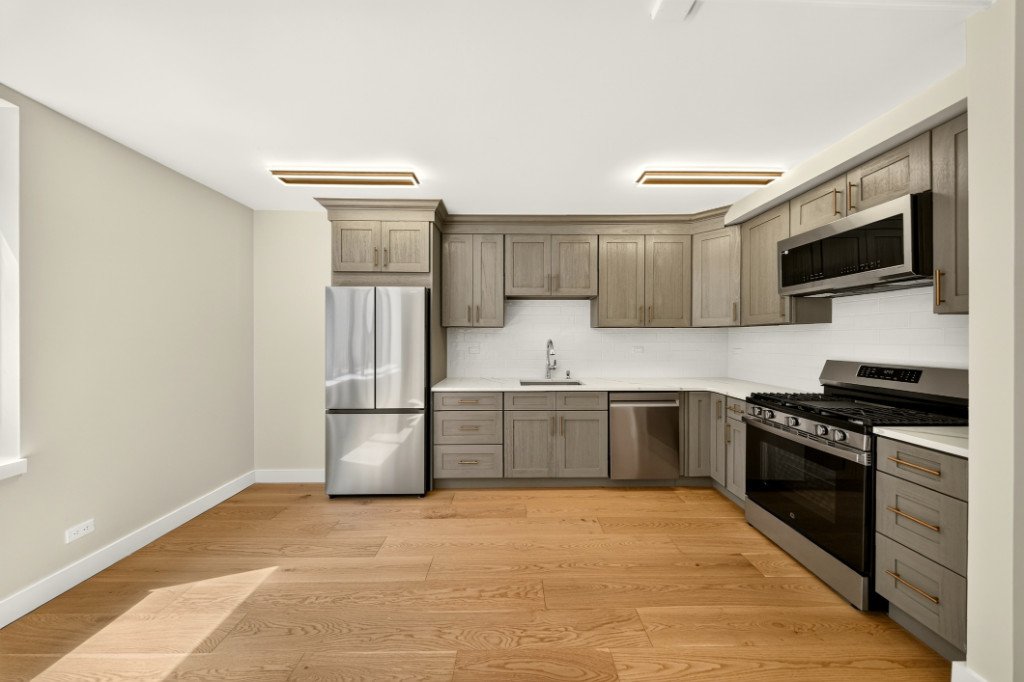 161 West 61st Street, Unit 4H photo 5