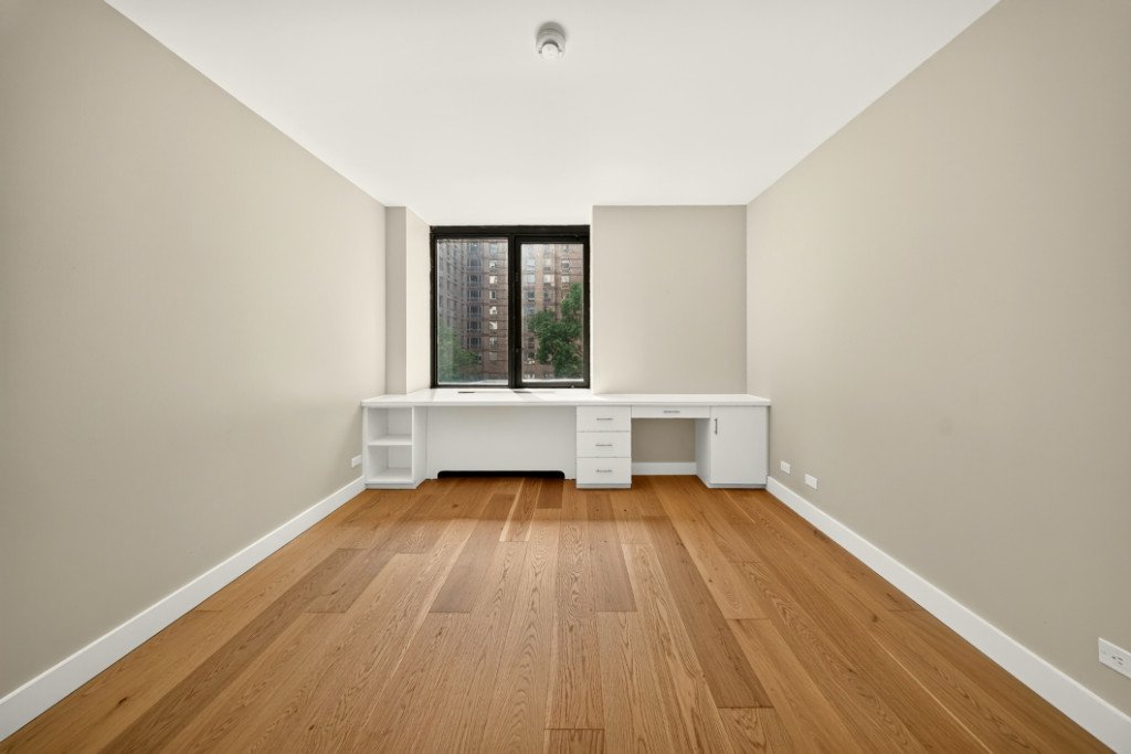 161 West 61st Street, Unit 4H photo 6
