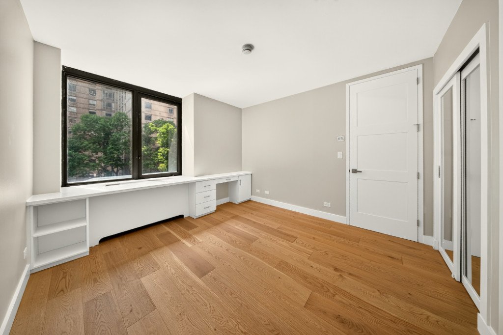 161 West 61st Street, Unit 4H photo 9