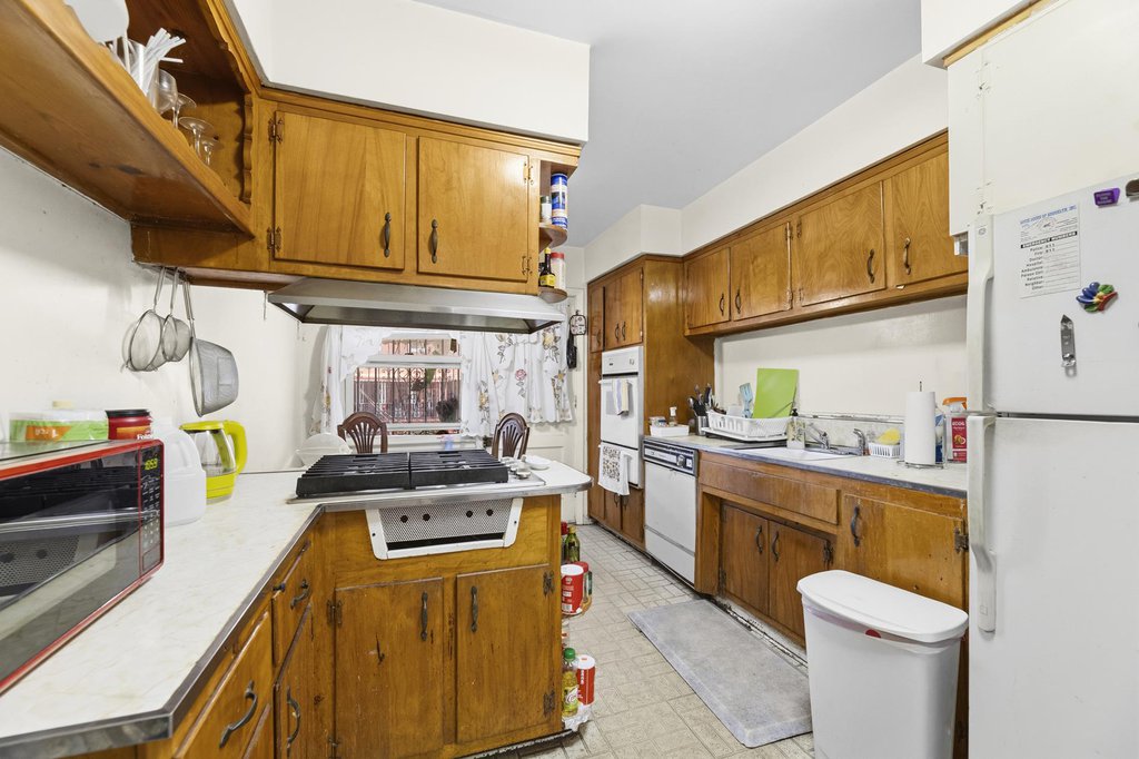 970 East 103rd Street – For Sale photo 2