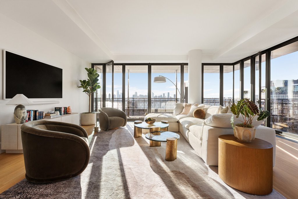 100 Vandam Street, Unit 15A
