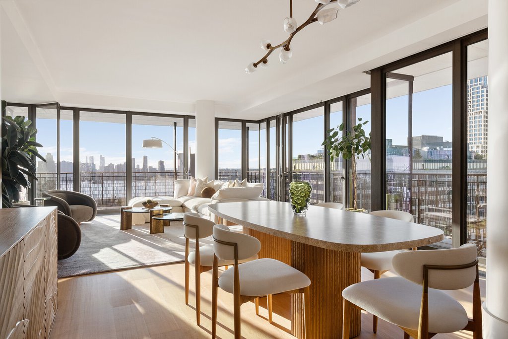 100 Vandam Street, Unit 15A photo 4