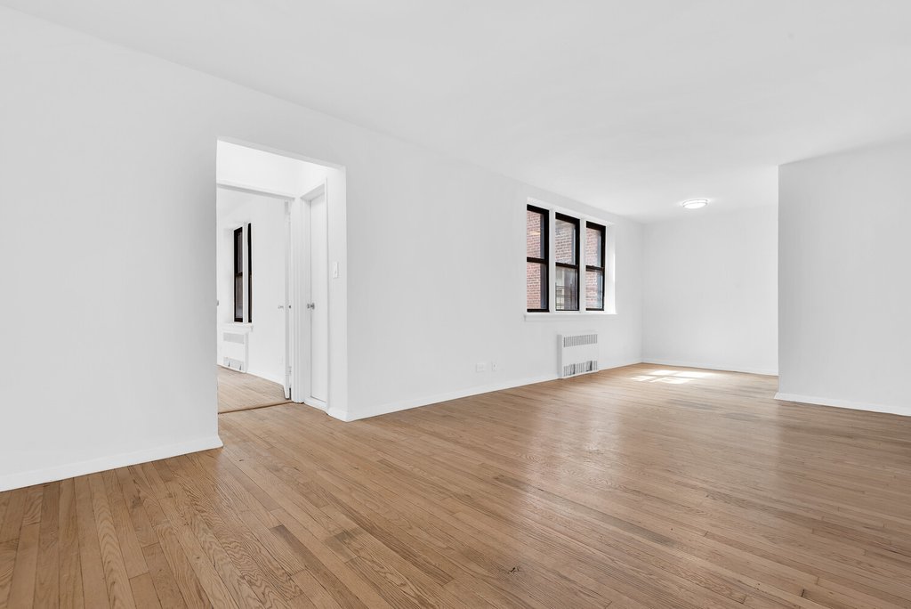 2420 Morris avenue, Unit 2C photo 3