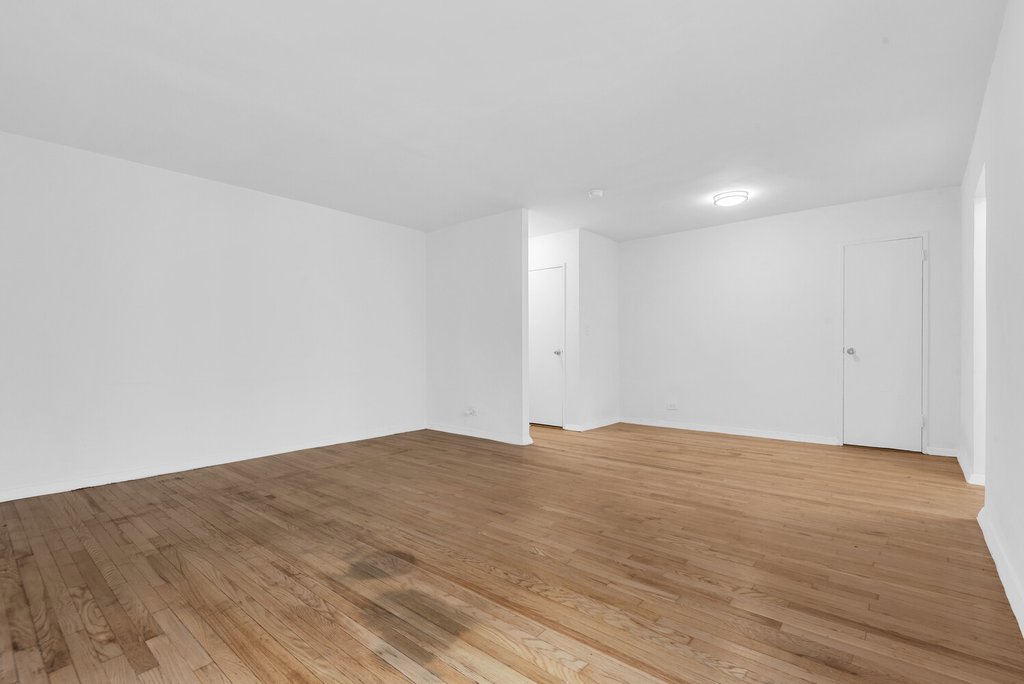 2420 Morris avenue, Unit 2C photo 4