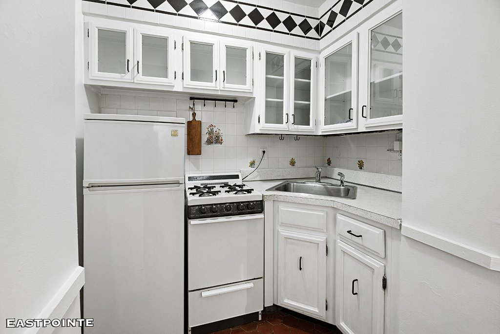 250 West 15th Street, Unit 5H photo 2