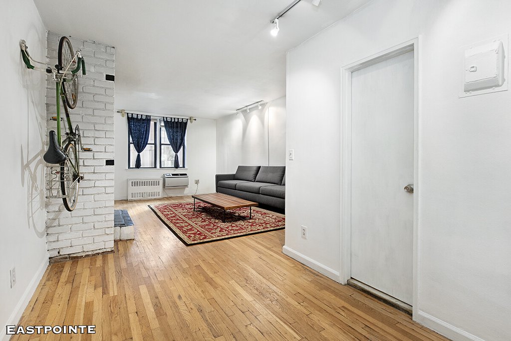 250 West 15th Street, Unit 5H photo 4