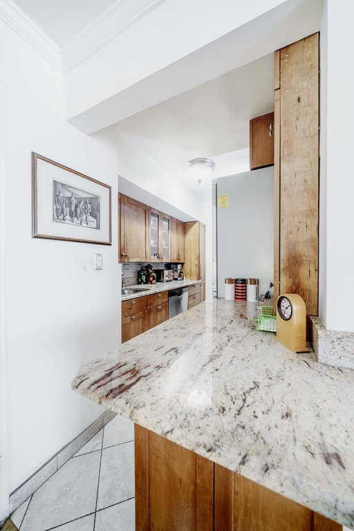 420 East 64th Street, Unit E10C photo 3