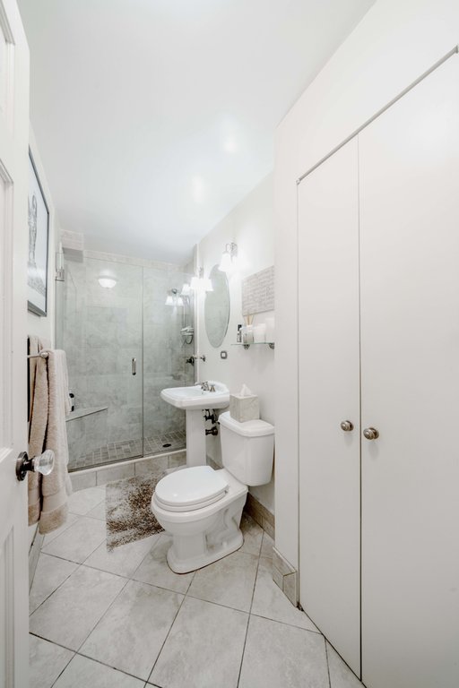 420 East 64th Street, Unit E10C photo 4