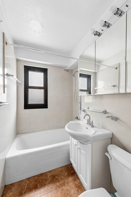 520 East 81st Street, Unit 9B photo 6