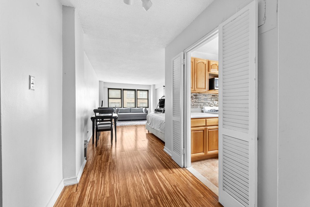 520 East 81st Street, Unit 9B photo 8