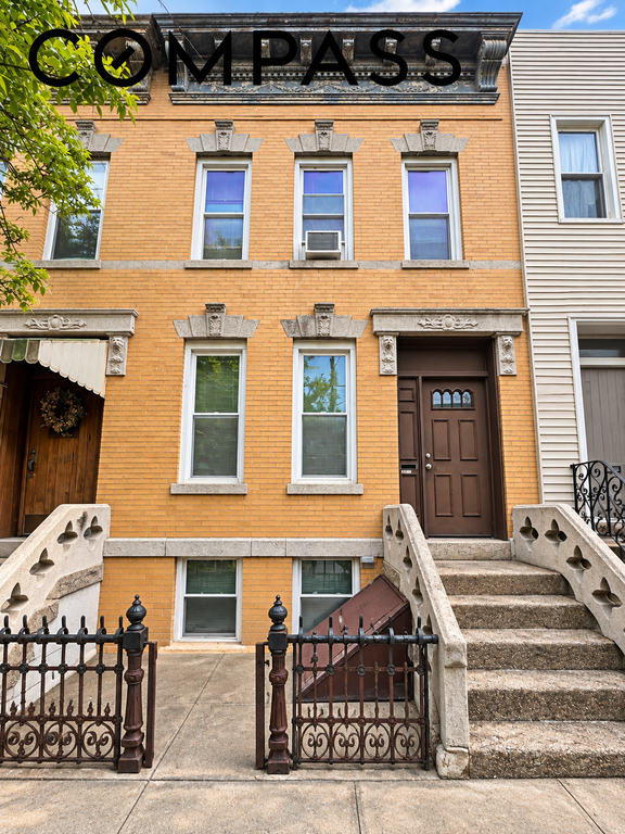 59-13 Linden Street – For Sale