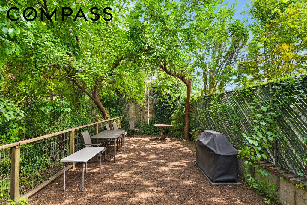 59-13 Linden Street – For Sale photo 12