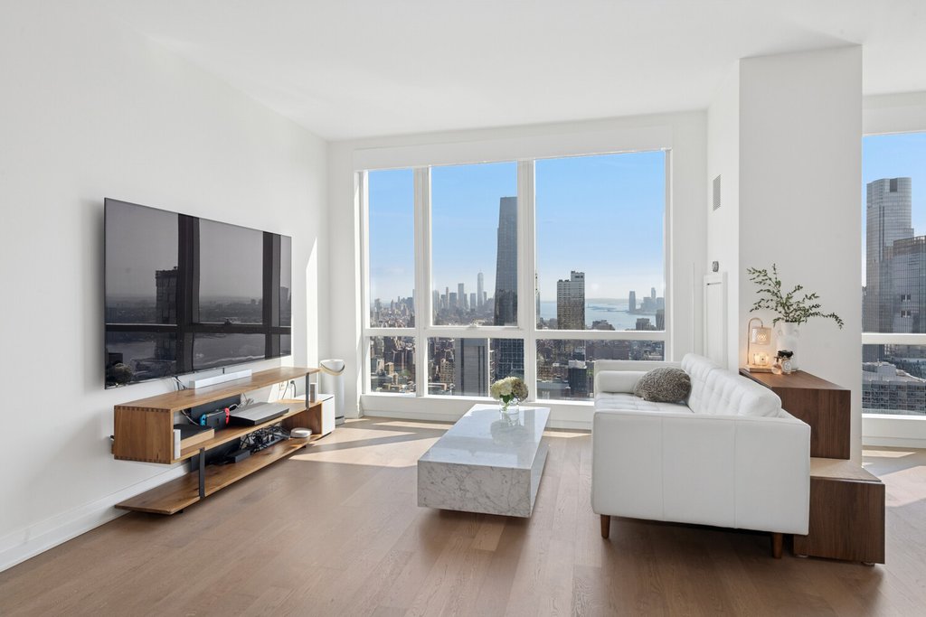 460 West 42nd Street, Unit PH3F