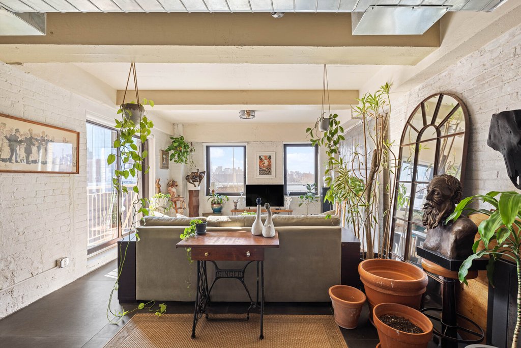 330 Wythe Avenue, Unit 4E photo 4