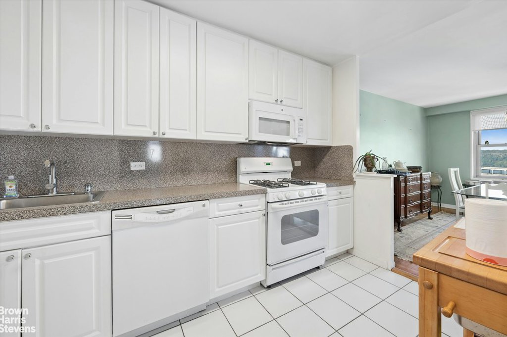 2500 Johnson avenue, Unit 12N photo 6