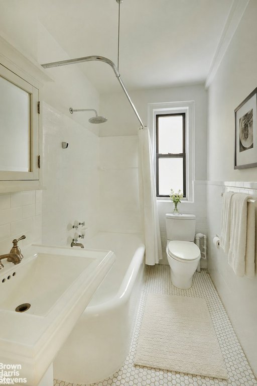425 East 51st Street, Unit 2D photo 5