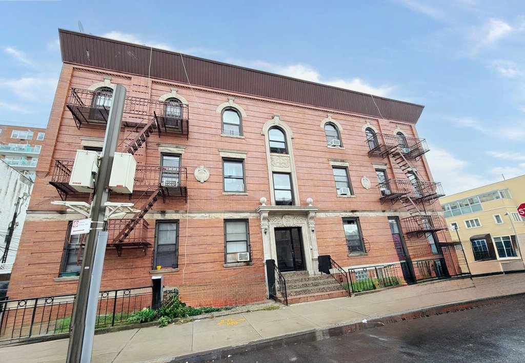 215 Bay 23rd Street, Unit 2A