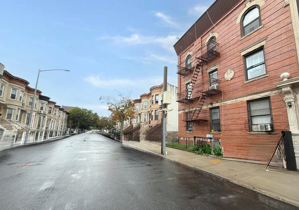 215 Bay 23rd Street, Unit 2A photo 2
