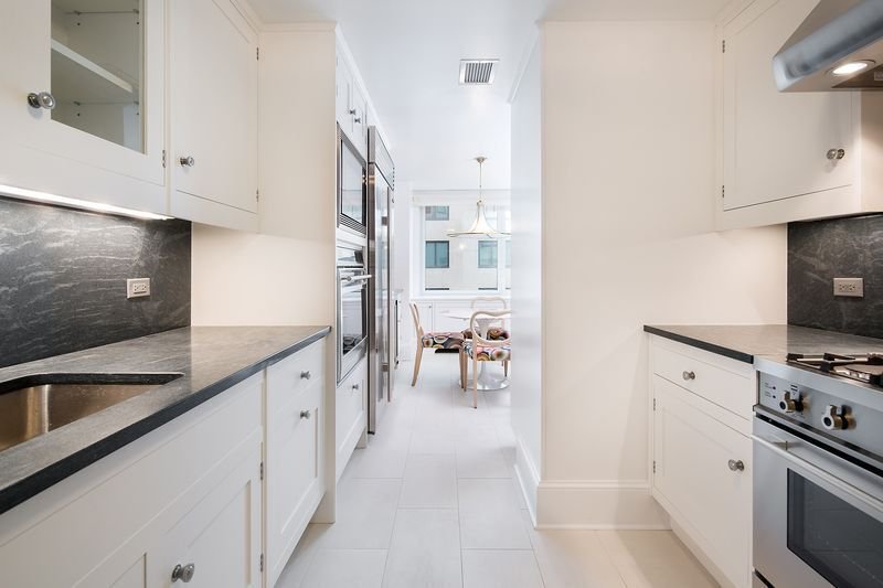 530 Park Avenue, Unit 16D photo 3