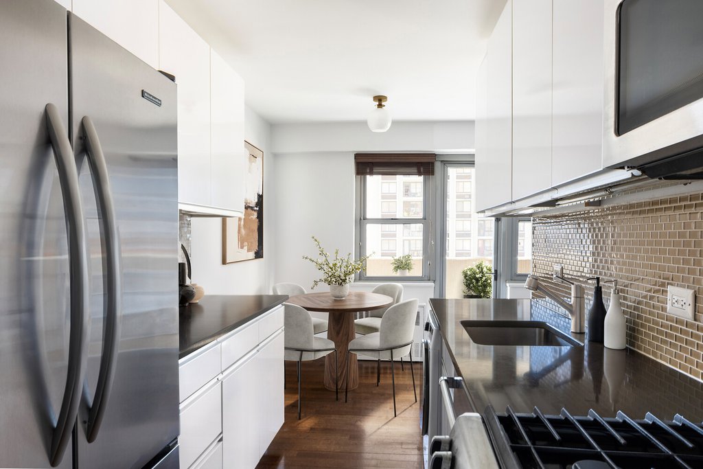 100 West 93rd Street, Unit 21J photo 4