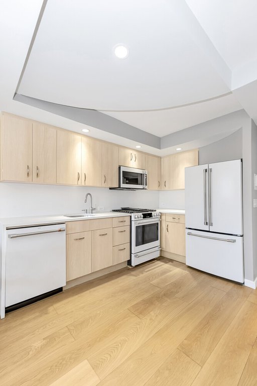 62-54 97th Place, Unit 9M photo 3